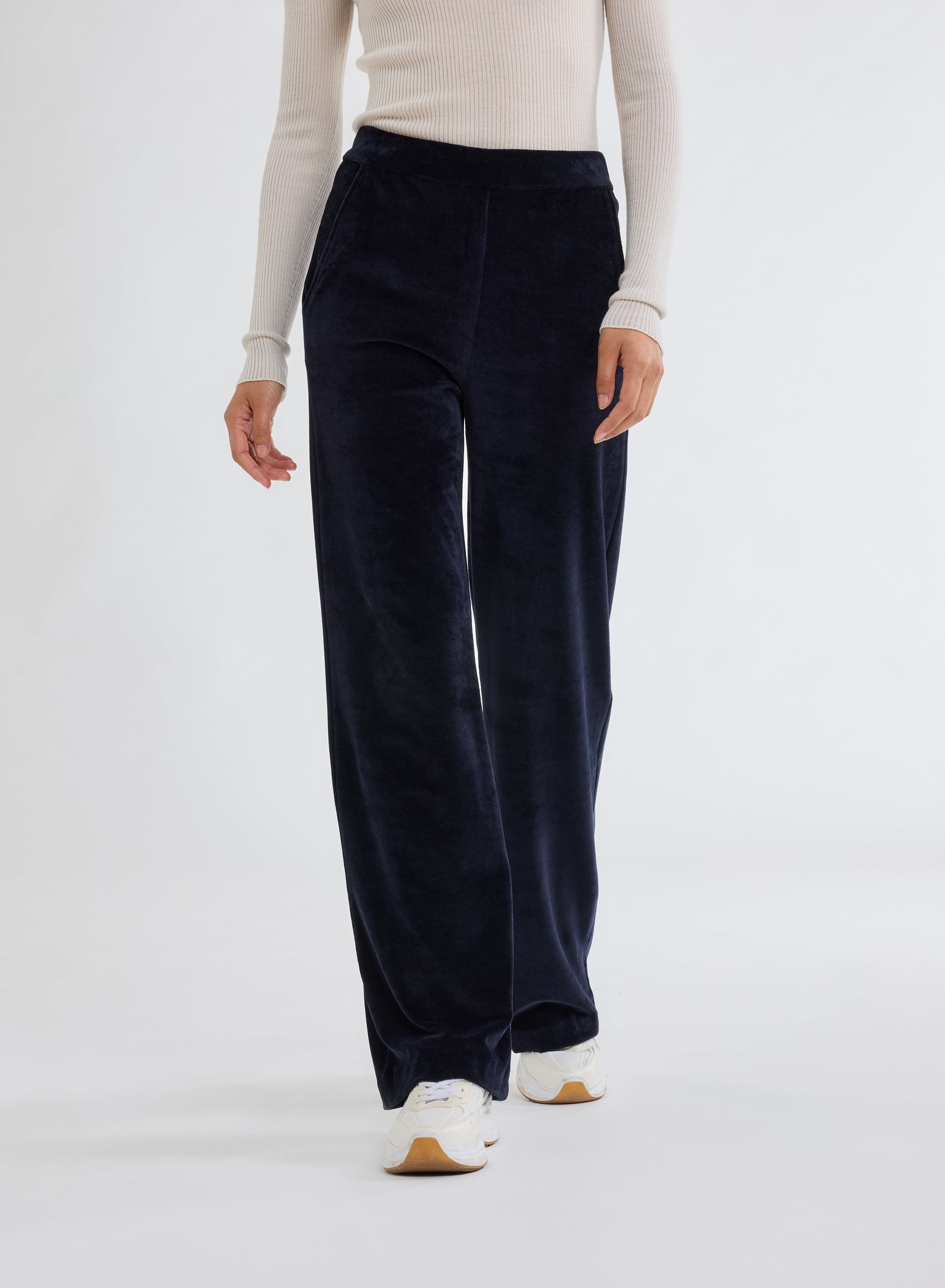 Majestic Filatures Velvet Trousers FPA0007 in Navy