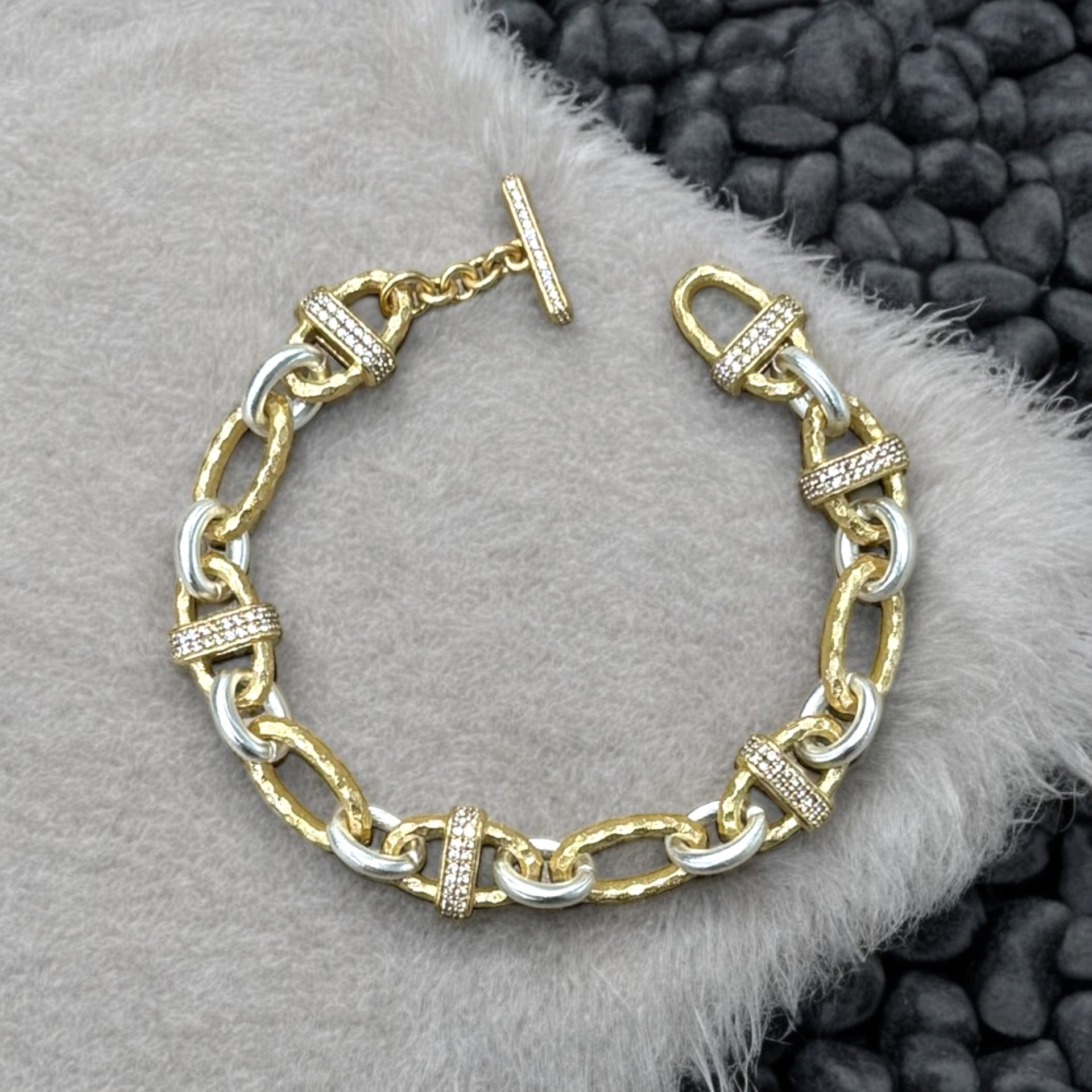 TAT2 B403 Pave Ravelle Hammered Chain Bracelet