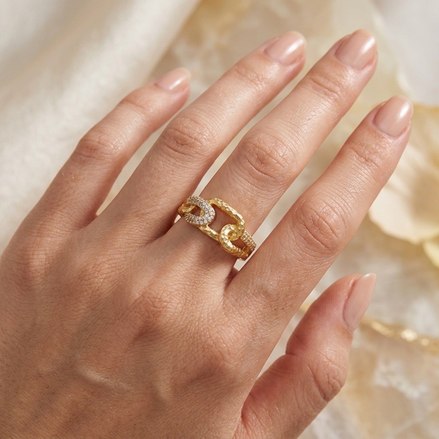 TAT2 R120 ISLA PAVE LINK BAND RING Gold