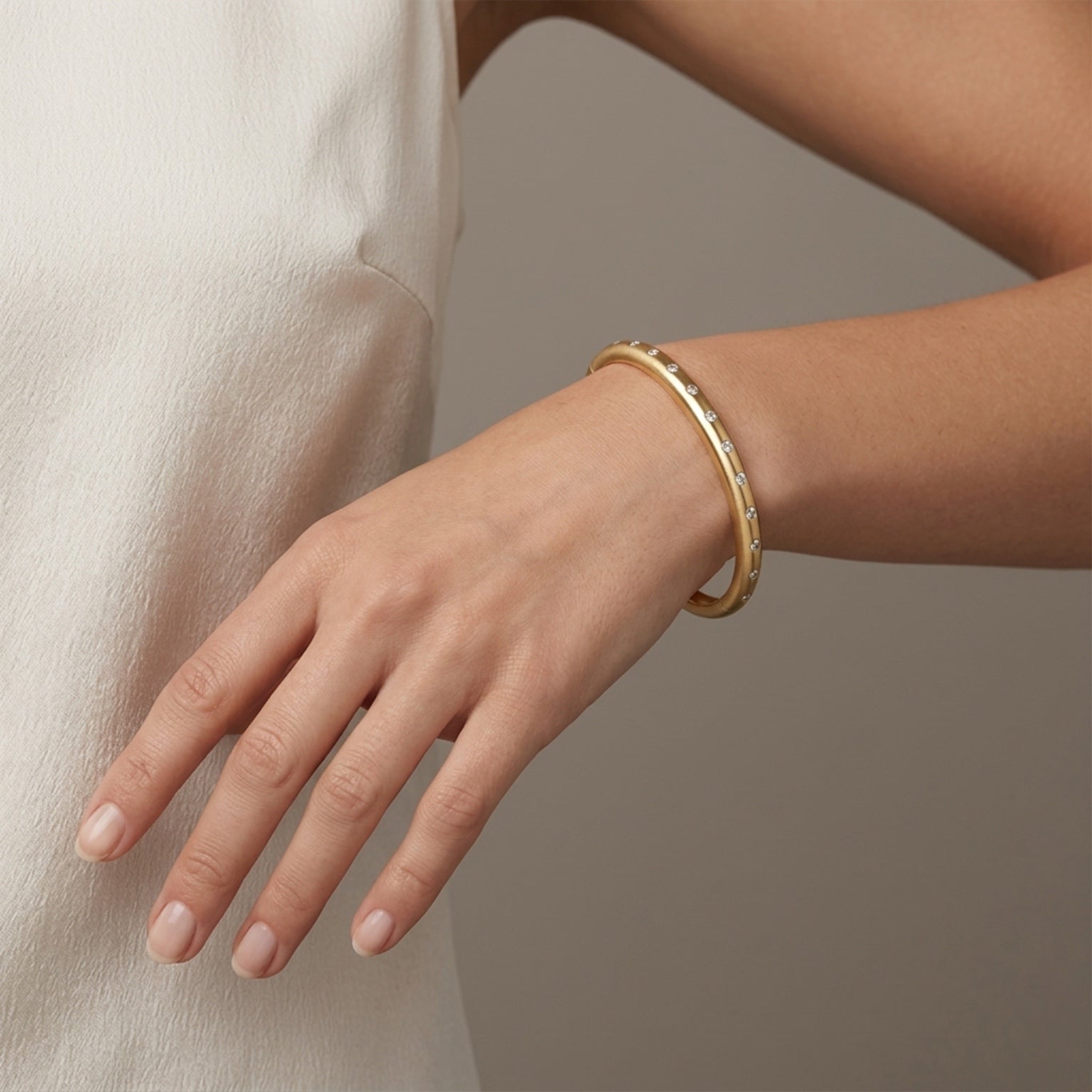 TAT2 B407 Viera Signature Row Bangle in Gold