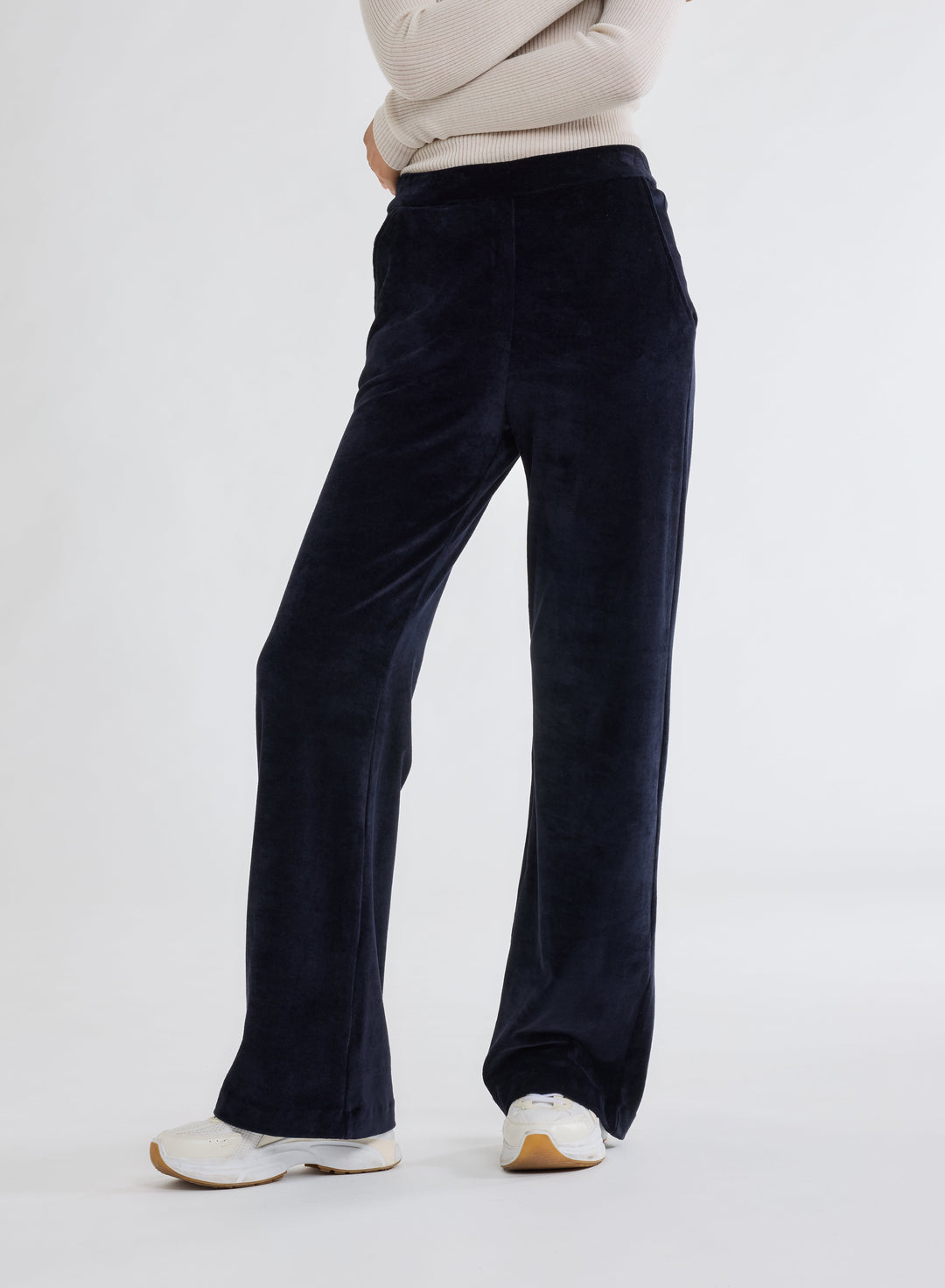 Majestic Filatures Velvet Trousers FPA0007 in Navy